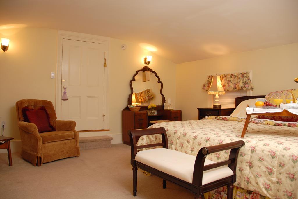 Arbor View House Bed And Breakfast 이스트 마리온 외부 사진