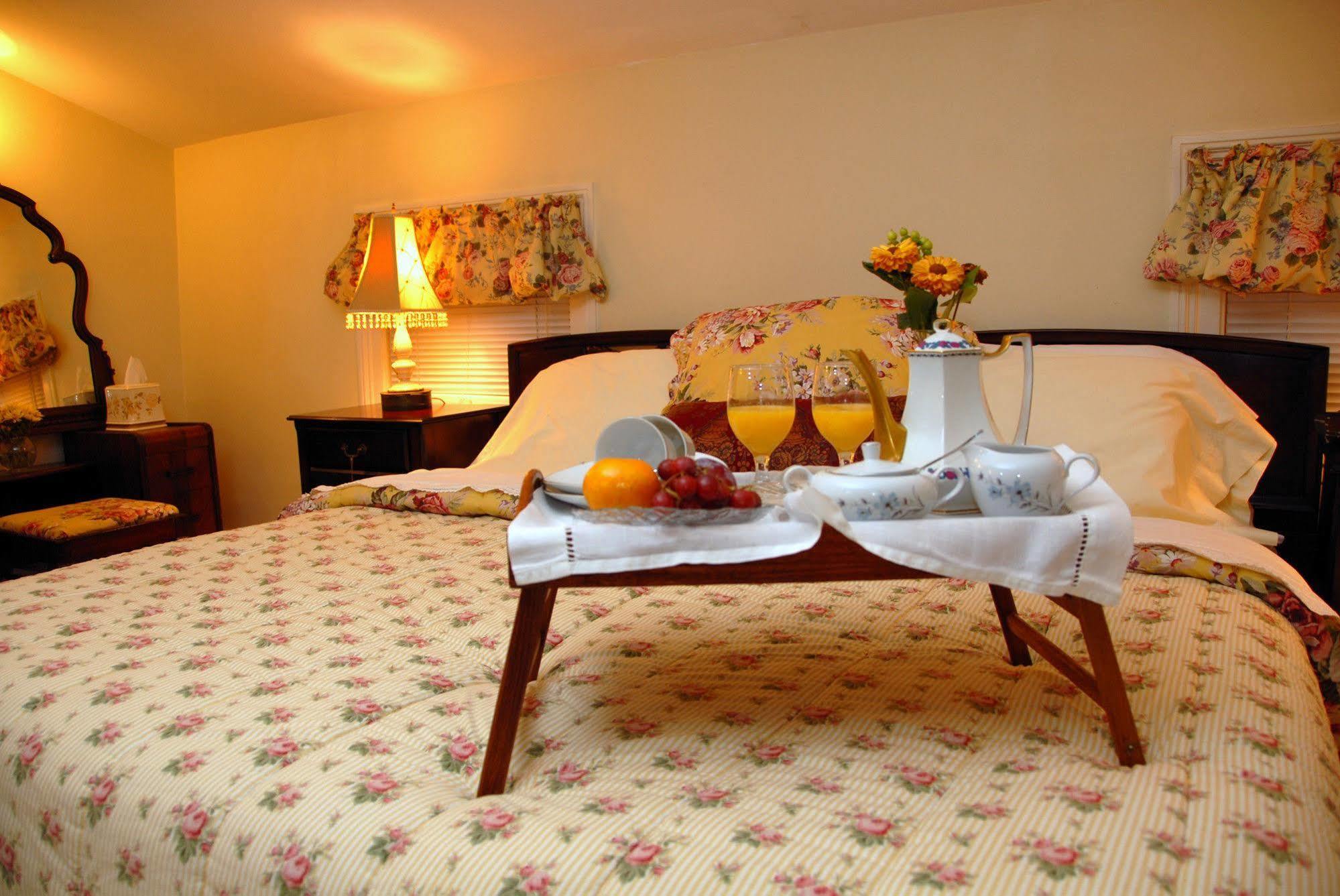 Arbor View House Bed And Breakfast 이스트 마리온 외부 사진