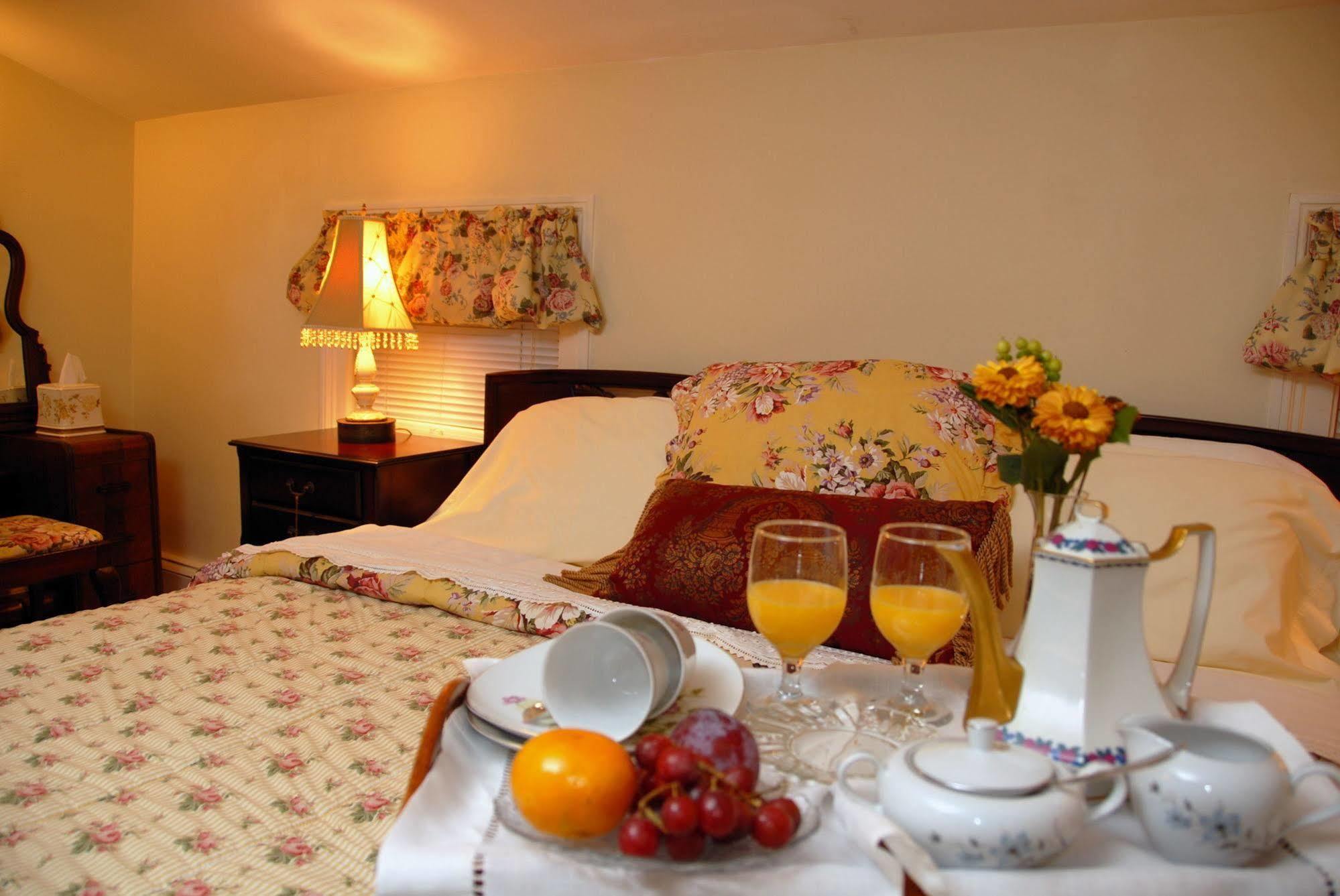 Arbor View House Bed And Breakfast 이스트 마리온 외부 사진